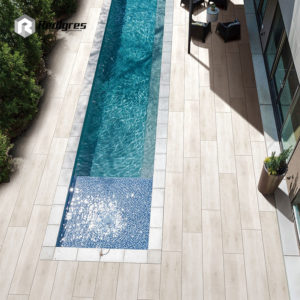 2cm Non Slip Outdoor Wood Tile in Backyard