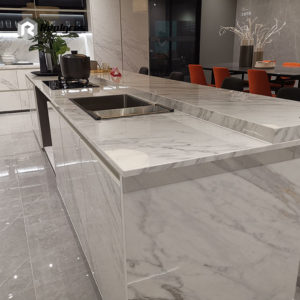 Italian Large white porcelain tile for Countertop