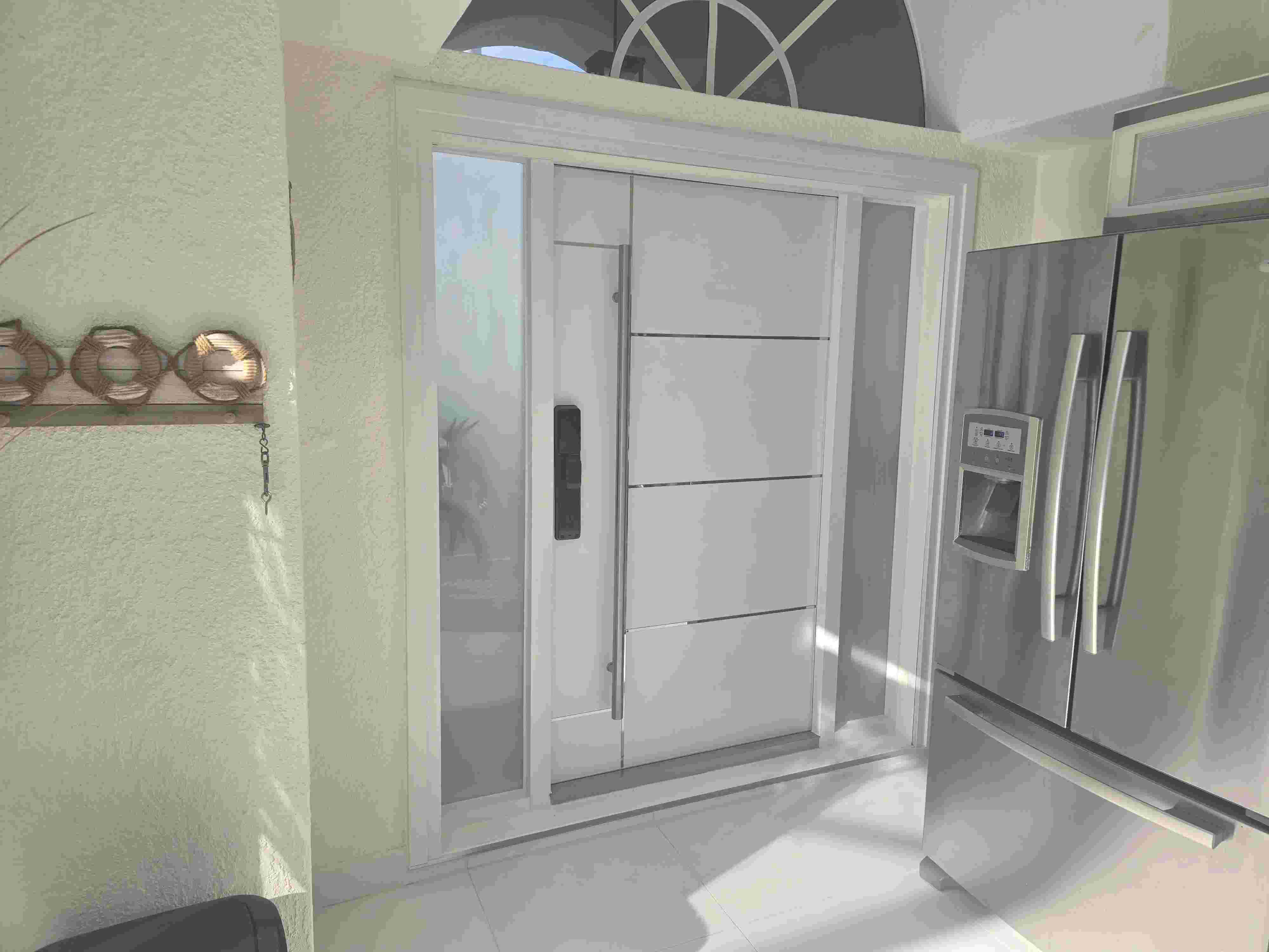 High-Quality Aluminum Doors by Realgres
